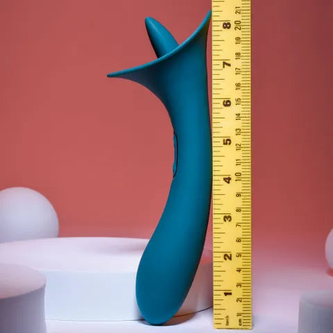 Playboy Pleasure- True Indulgence 2in1 Vibrator+ Flicking Tip