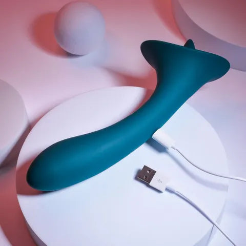 Playboy Pleasure- True Indulgence 2in1 Vibrator+ Flicking Tip