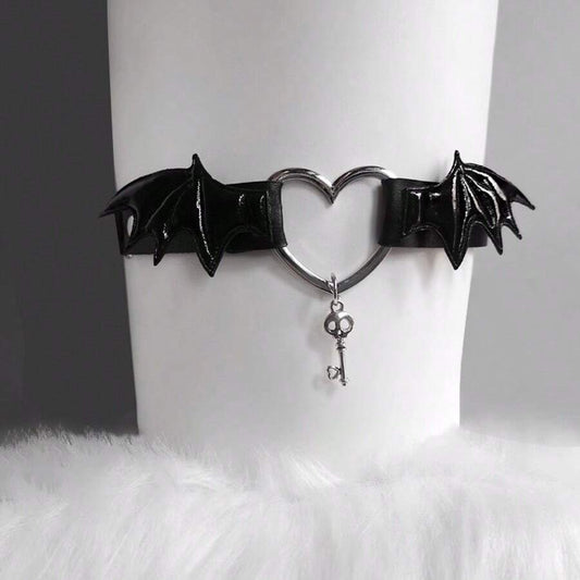 Gothic Heart and Bat Wing Ling Ring