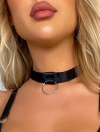 Plain Choker With Ring